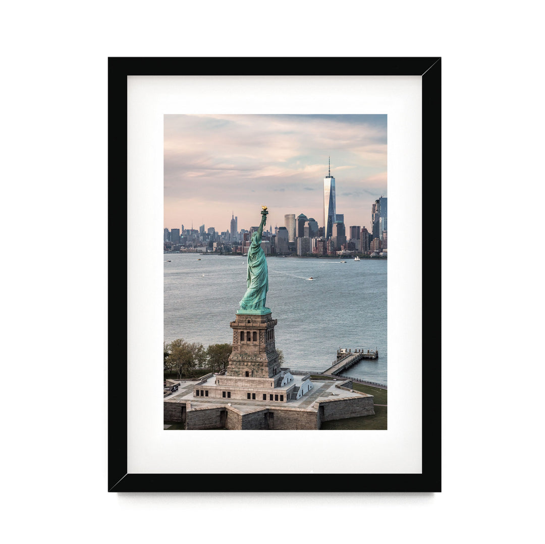 Statue of Liberty and New York Skyline II – fine art print in a black frame with white mat
