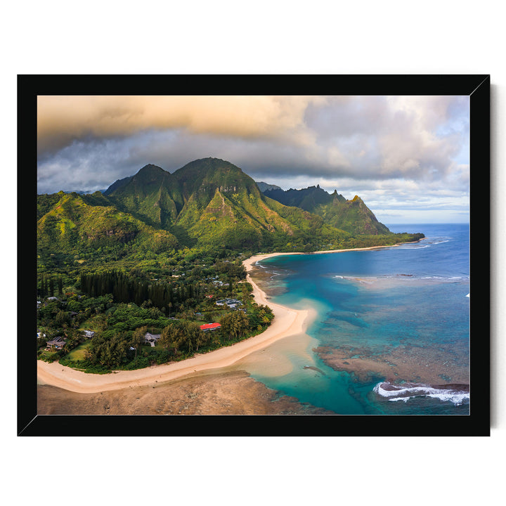 Tunnels Beach II, Kauai, Hawaii – fine art print in a black frame, no mat