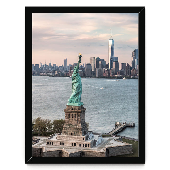 Statue of Liberty and New York Skyline II – fine art print in a black frame, no mat