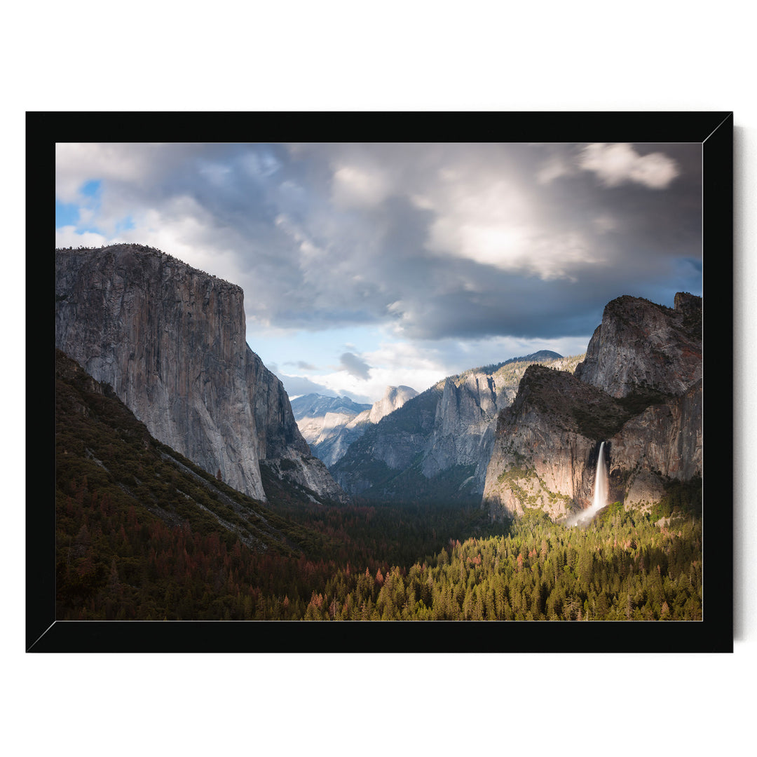 Yosemite Tunnel View, California – fine art print in a black frame, no mat