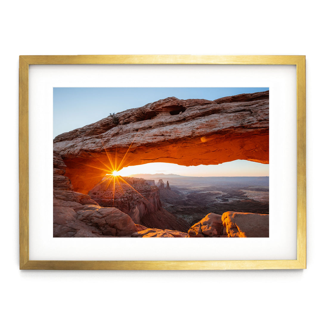 First light on Mesa Arch