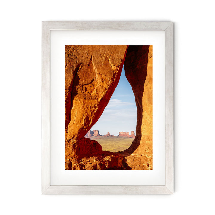 Teardrop Arch, Monument Valley